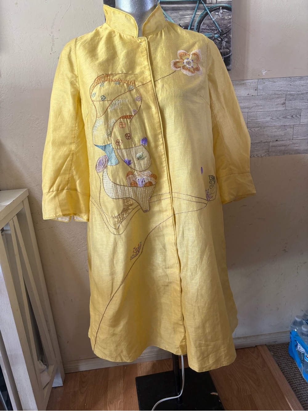 Yellow Linen Chinese Style Embroidered Robe
Tunic Coat Floral Lace Detail